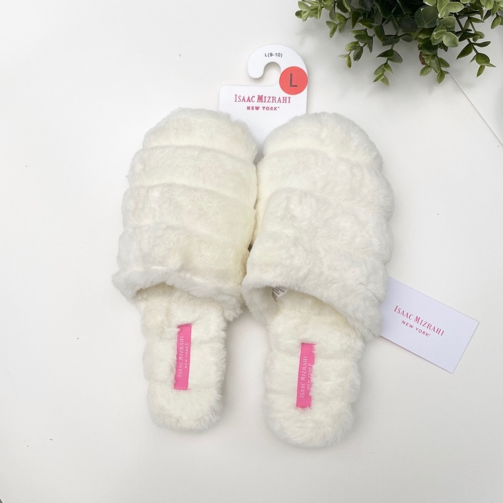 Isaac Mizrahi White fluffy slippers